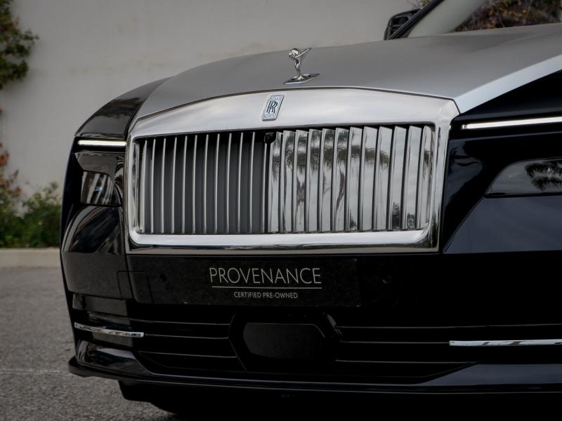 Image ROLLS-ROYCE SPECTRE Silver Badge