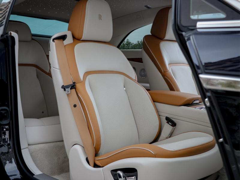 Image ROLLS-ROYCE SPECTRE Silver Badge