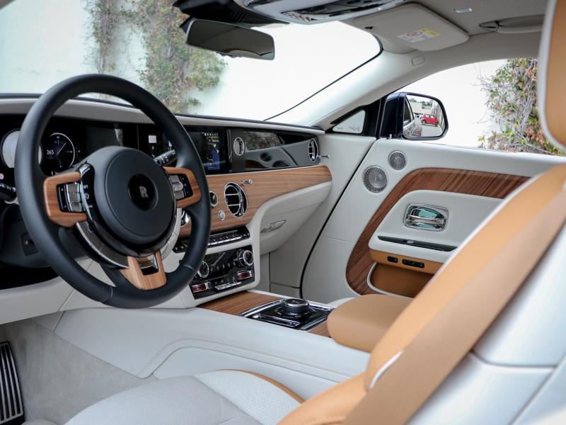 Image ROLLS-ROYCE SPECTRE Silver Badge