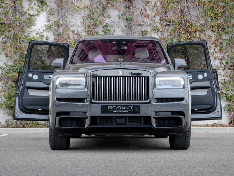 Photo ROLLS-ROYCE Cullinan V12 6.75 Bi-Turbo 600ch Black Badge