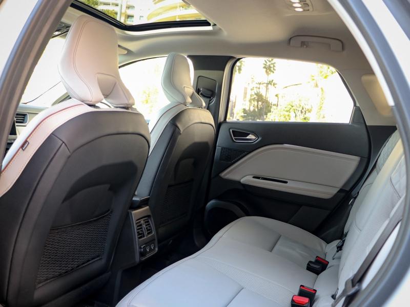 Image RENAULT Captur 1.6 E-Tech hybride rechargeable 160ch Initiale Paris -21