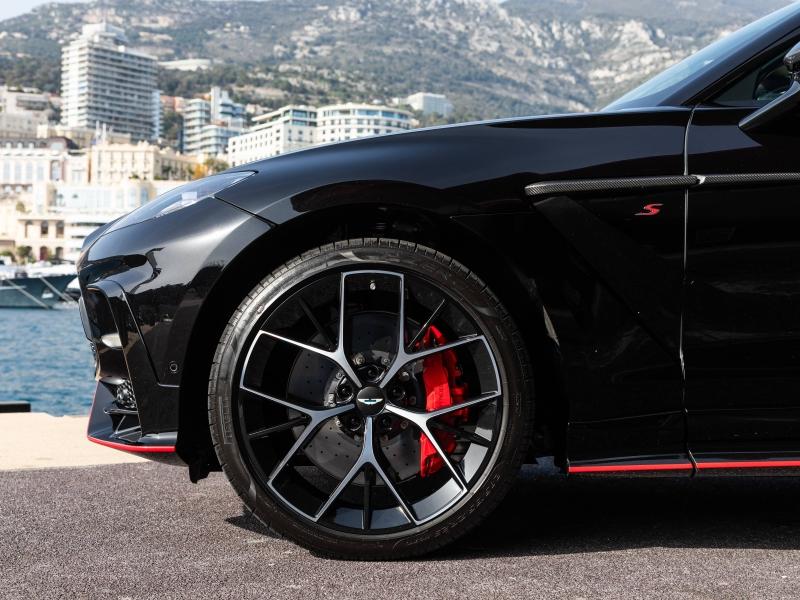 Image ASTON MARTIN DBX DBS S 727CH