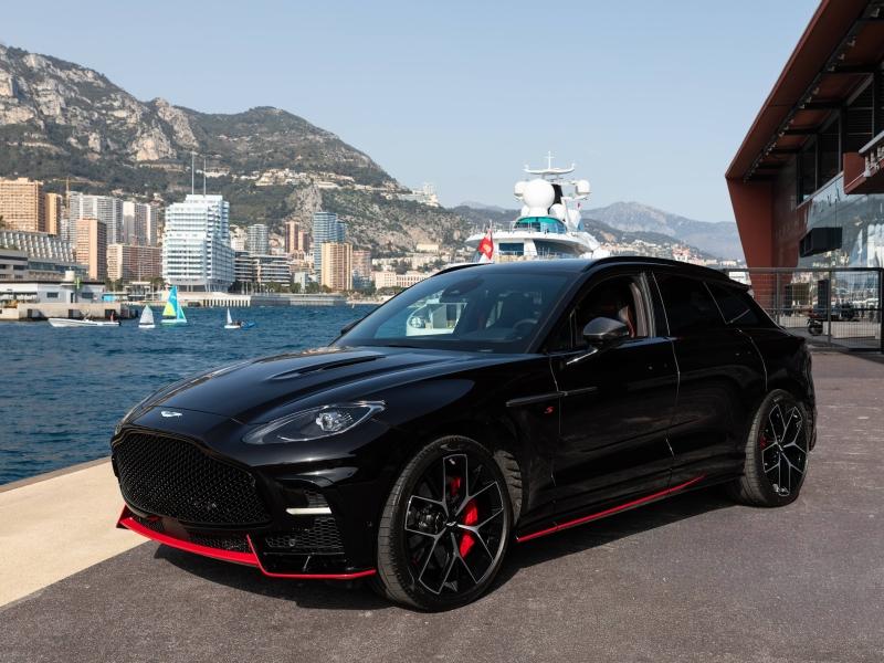 Photo ASTON MARTIN DBX DBS S 727CH