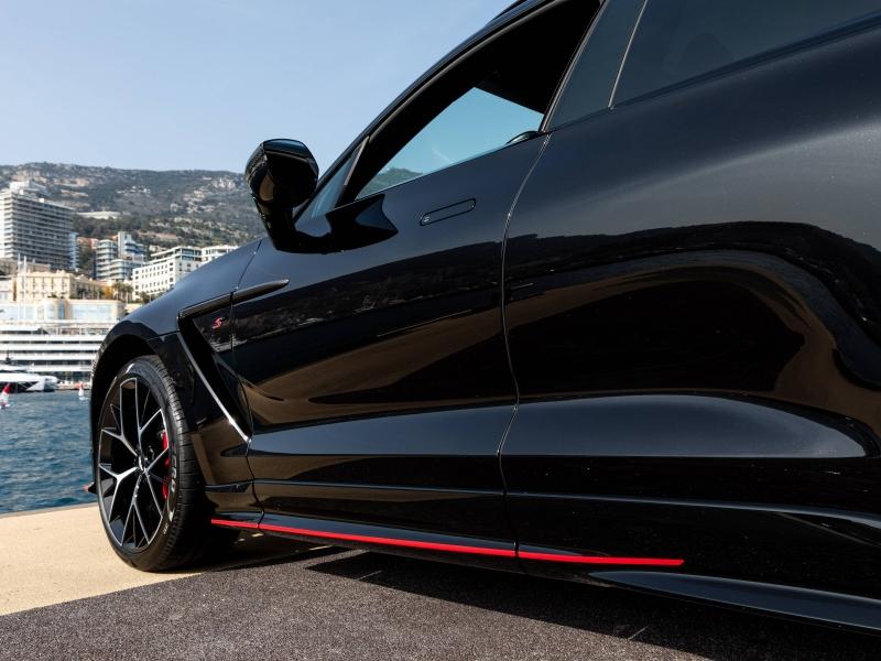 Image ASTON MARTIN DBX DBS S 727CH