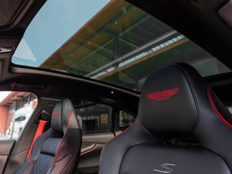 Image ASTON MARTIN DBX DBS S 727CH