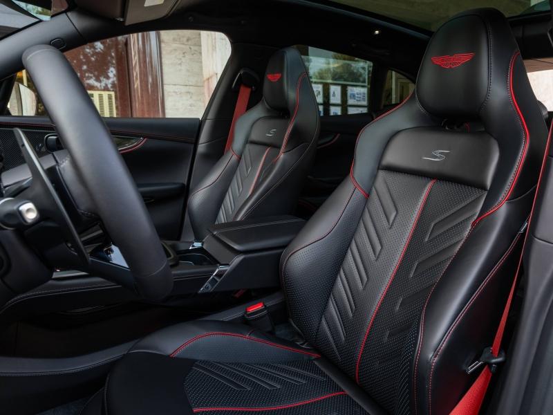 Image ASTON MARTIN DBX DBS S 727CH