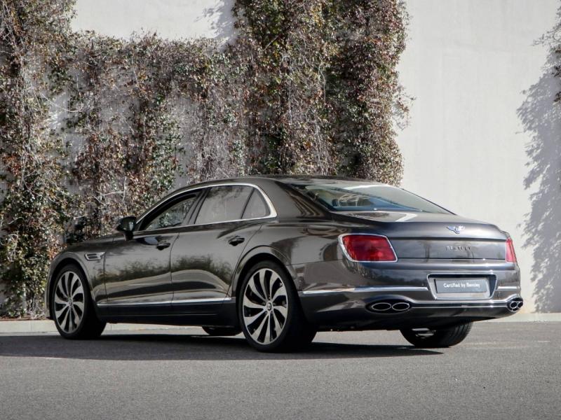 Image BENTLEY Flying Spur Azure V8 4.0 550ch