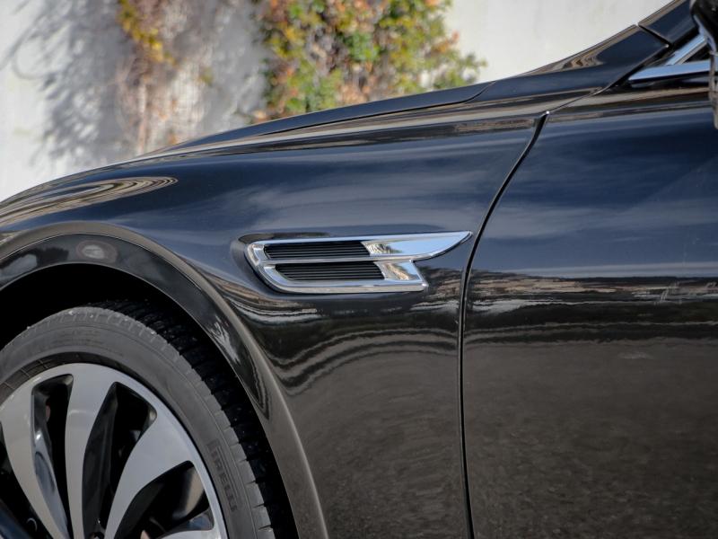 Image BENTLEY Flying Spur Azure V8 4.0 550ch