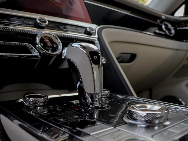 Image BENTLEY Flying Spur Azure V8 4.0 550ch