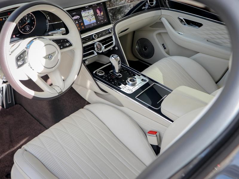 Image BENTLEY Flying Spur Azure V8 4.0 550ch