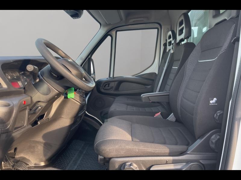 Image IVECO Daily CCb 35C16H3.0 empattement 3450 caisse frigo