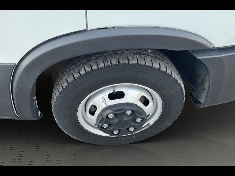 Image IVECO Daily CCb 35C16H3.0 empattement 3450 caisse frigo