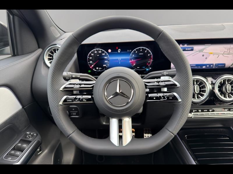 Image MERCEDES-BENZ GLA 180 136ch AMG Exclusive Design 7G-DCT
