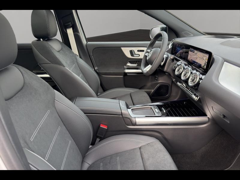 Image MERCEDES-BENZ GLA 180 136ch AMG Exclusive Design 7G-DCT