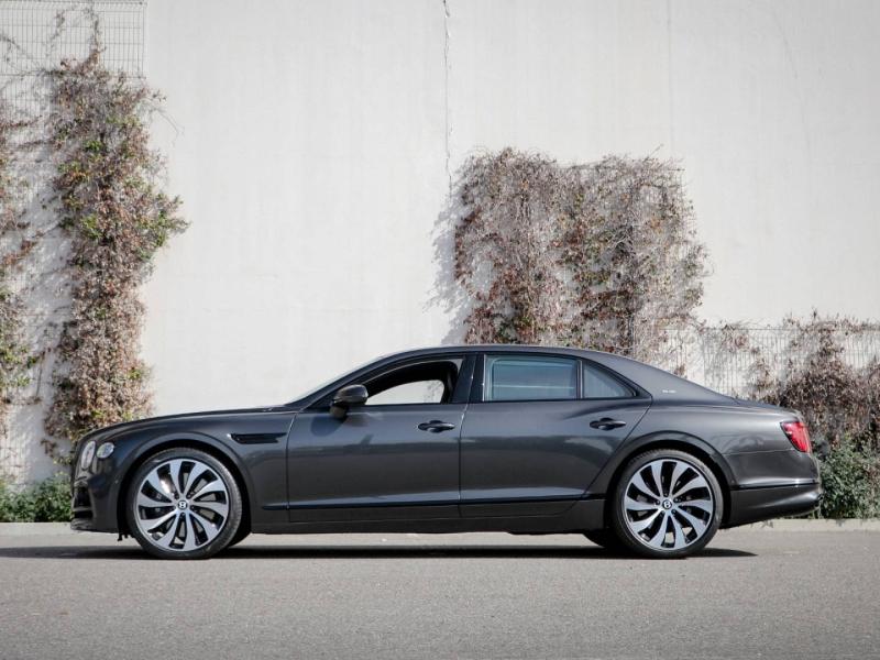 Image BENTLEY FLYING SPUR First Edition V8 4.0 550ch