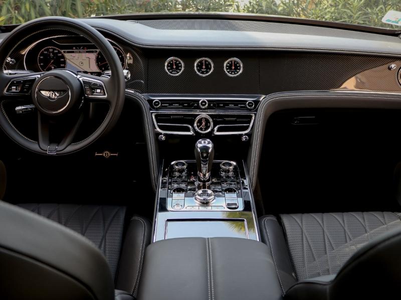 Image BENTLEY FLYING SPUR First Edition V8 4.0 550ch