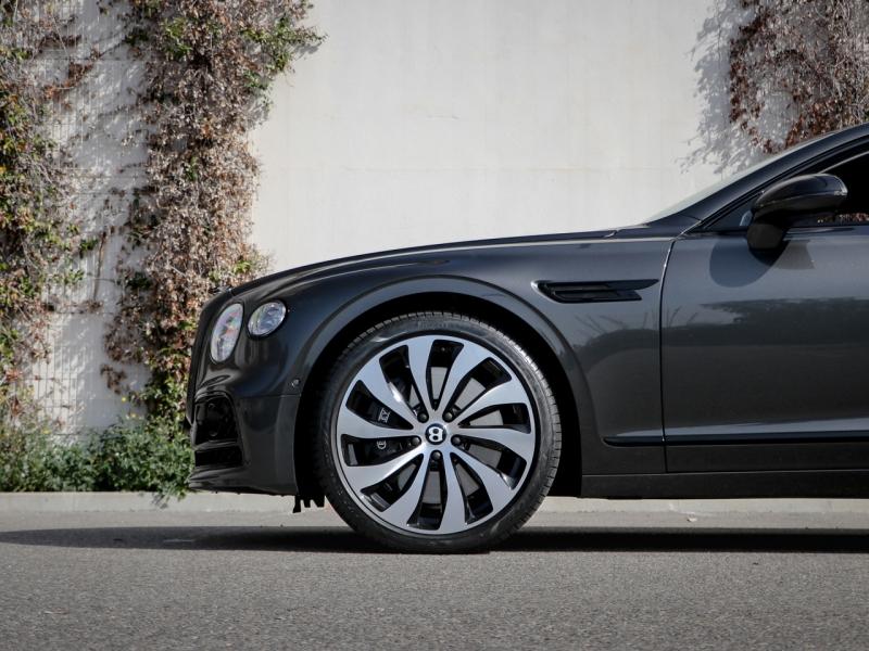 Image BENTLEY FLYING SPUR First Edition V8 4.0 550ch
