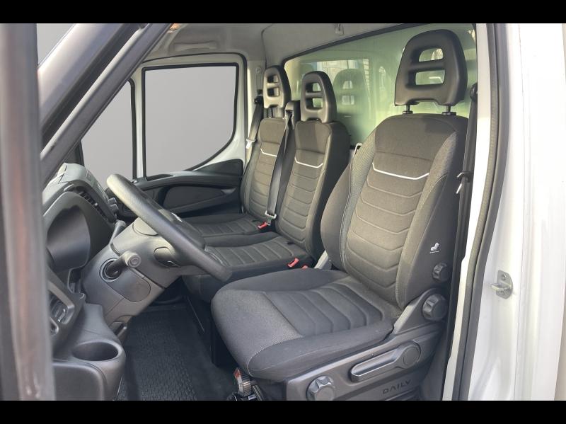 Image IVECO Daily CCb 35C16H3.0 empattement 4100 Caisse 20M3