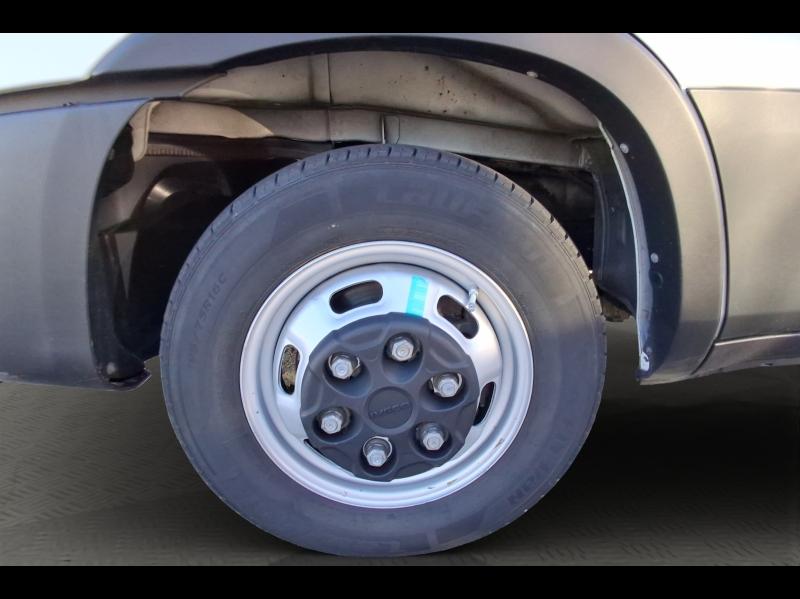 Image IVECO Daily CCb 35C16H empattement 4100 3.0L Caisse et Hayon