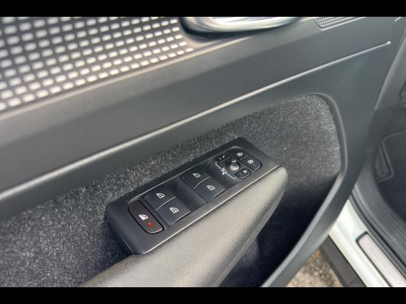 Image VOLVO XC40 D4 AdBlue AWD 190ch R-Design Geartronic 8