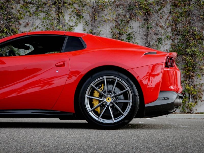 Image FERRARI 812 GTS