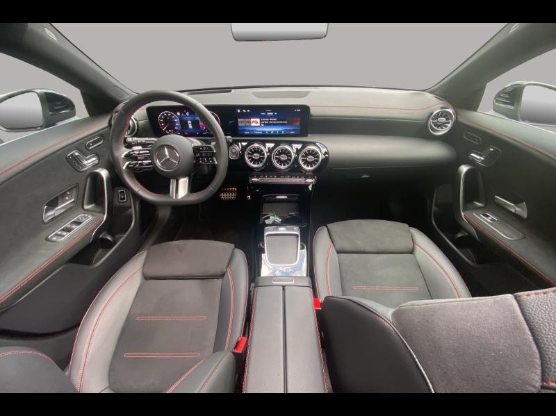 Image MERCEDES-BENZ CLA Shooting Brake 200 d 150ch AMG Line 8G-DCT