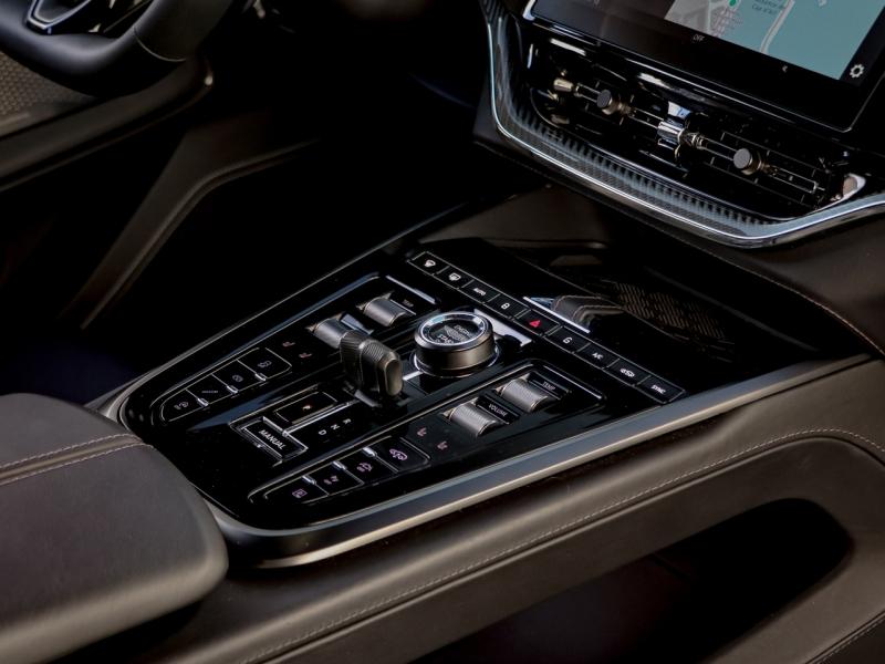 Image ASTON MARTIN DBX 4.0 V8 biturbo 707ch BVA9