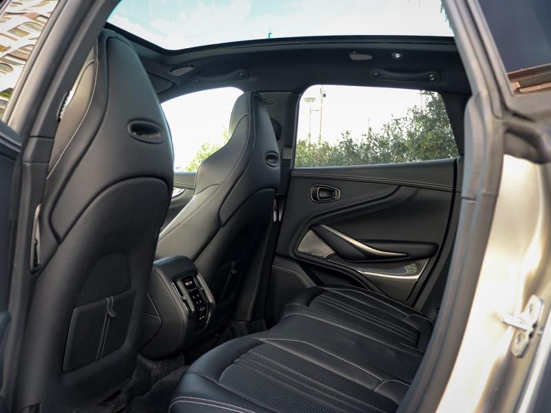 Image ASTON MARTIN DBX 4.0 V8 biturbo 707ch BVA9