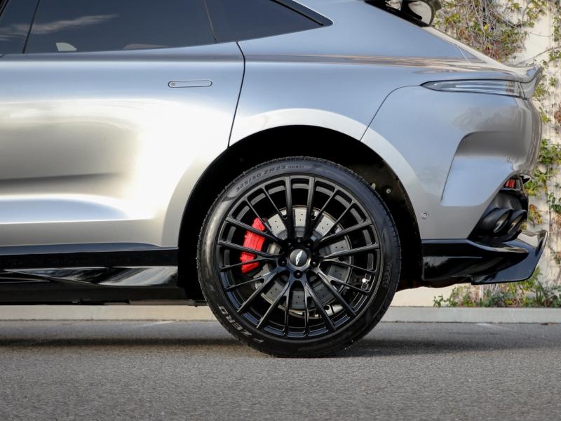 Image ASTON MARTIN DBX 4.0 V8 biturbo 707ch BVA9