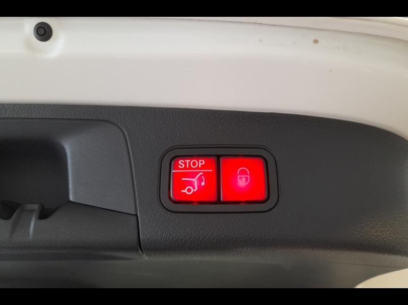 Image MERCEDES-BENZ GLA 180 d 116ch Progressive Line 8G-DCT