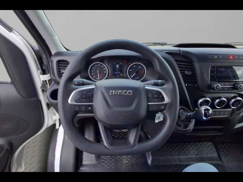 Image IVECO Daily CCb 35C16H empattement 4100 3.0 Caisse et Hayon