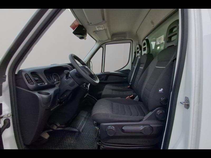 Image IVECO Daily CCb 35C16H empattement 4100 3.0 Caisse et Hayon