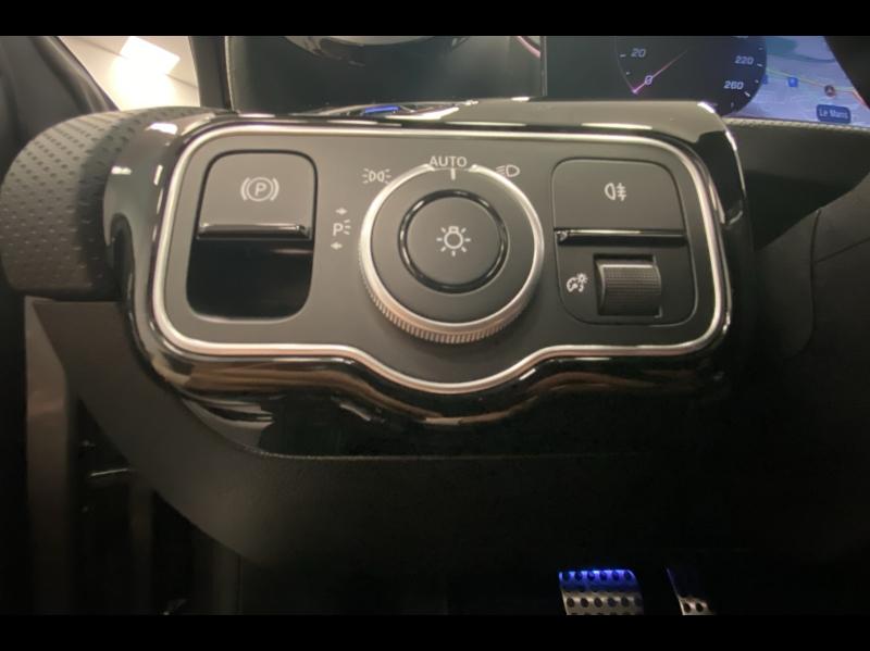 Image MERCEDES-BENZ CLA 200 d 150ch AMG Line 8G-DCT