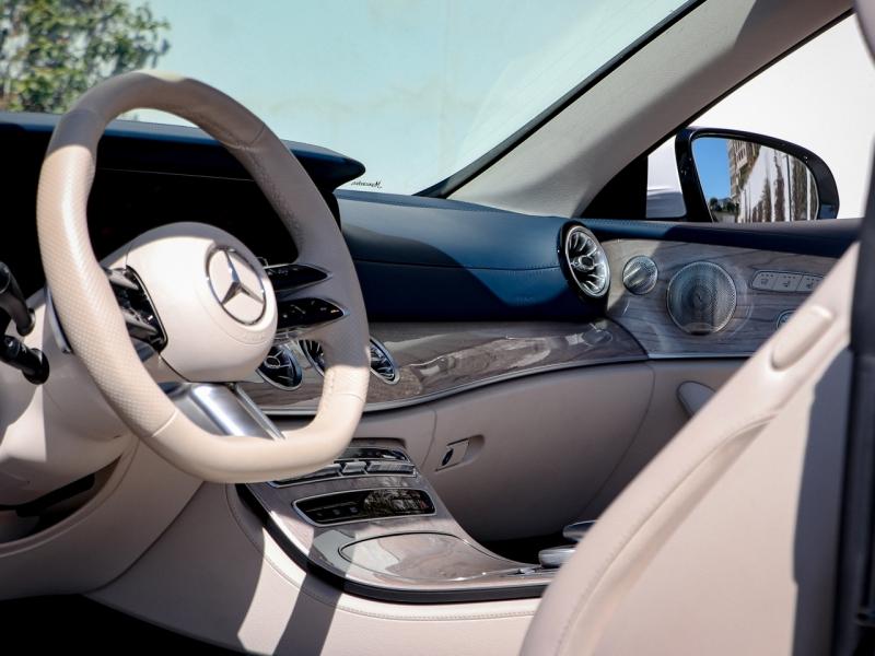 Image MERCEDES-BENZ Classe E Cabriolet 300 258ch AMG Line 9G-Tronic