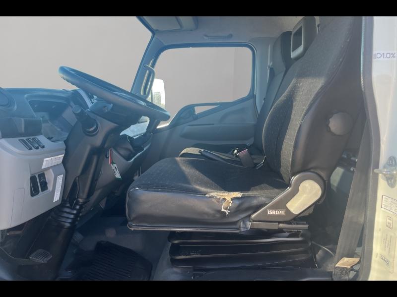 Image FUSO Canter Benne 3C15 Empattement 28 Coffre