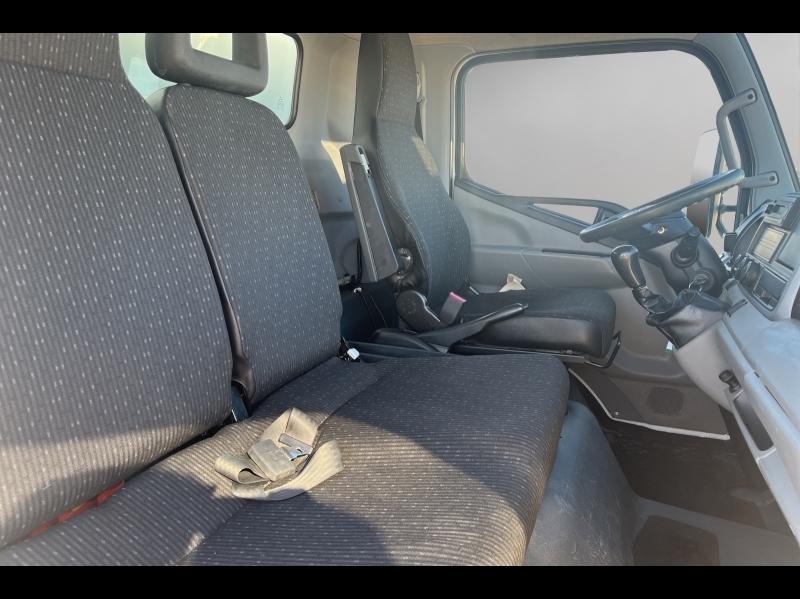 Image FUSO Canter Benne 3C15 Empattement 28 Coffre