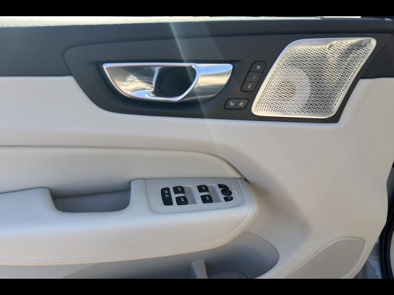 Image VOLVO XC60 T6 Hybride Rechargeable 350ch Ultra Style Dark Geartronic 8 AWD