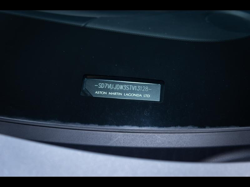 Image ASTON MARTIN Dbx 707 CV