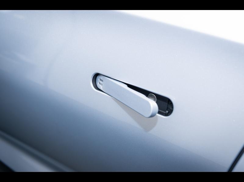 Image ASTON MARTIN Dbx 707 CV