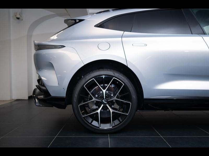 Image ASTON MARTIN Dbx 707 CV