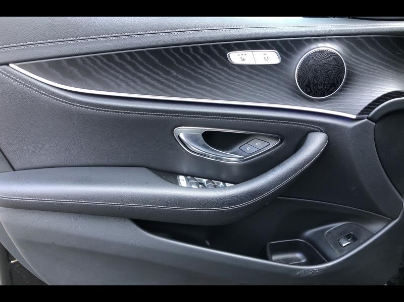Image MERCEDES-BENZ Classe E 220 d 194ch AMG Line 4Matic 9G-Tronic