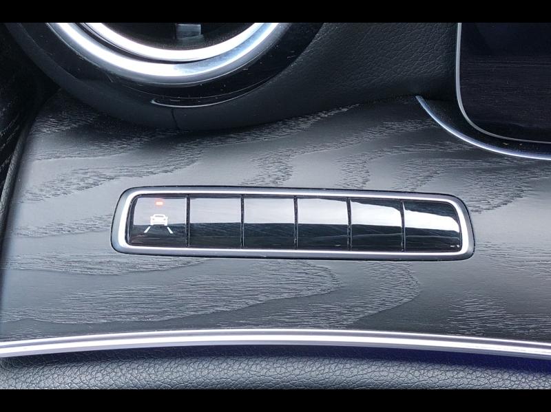 Image MERCEDES-BENZ Classe E 220 d 194ch AMG Line 4Matic 9G-Tronic