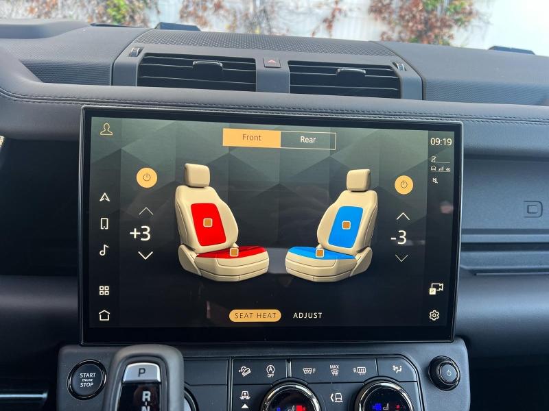 Image LAND-ROVER Defender 110 4.4 P635 Octa Black