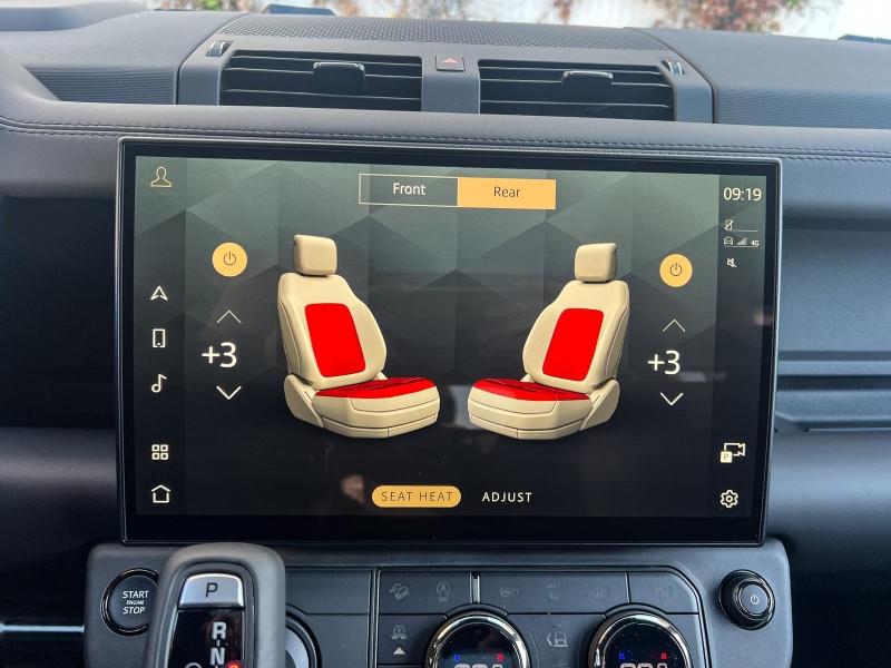 Image LAND-ROVER Defender 110 4.4 P635 Octa Black