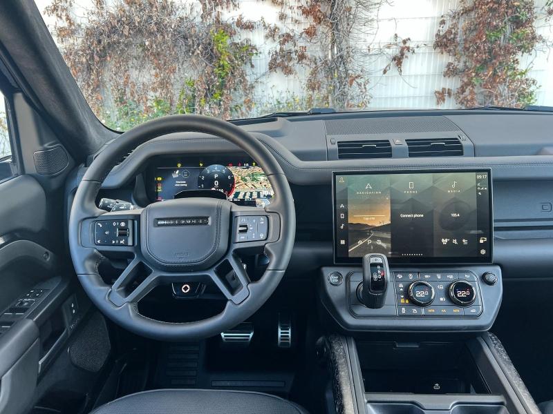 Image LAND-ROVER Defender 110 4.4 P635 Octa Black