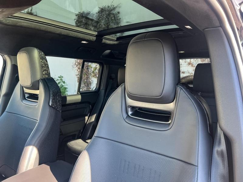 Image LAND-ROVER Defender 110 4.4 P635 Octa Black