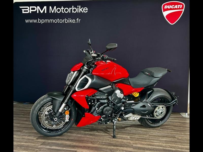 Image DUCATI Diavel V4 RED 2026