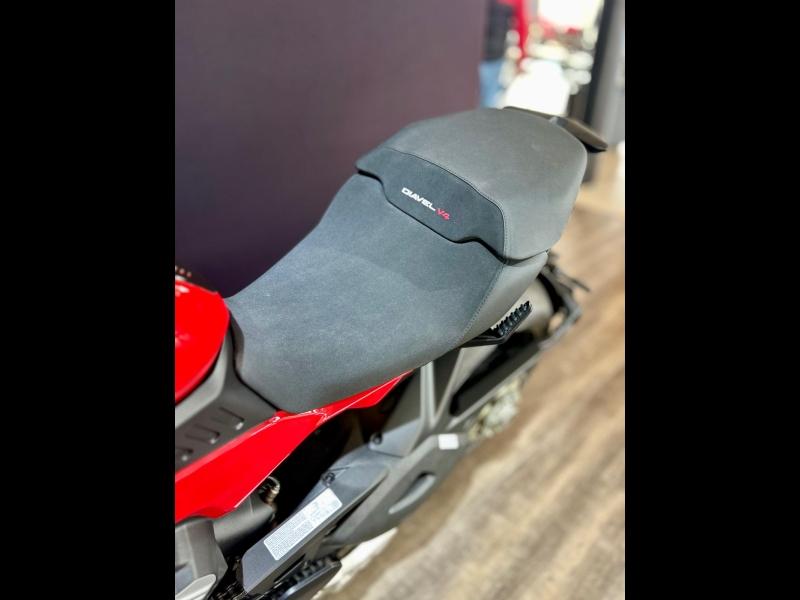 Image DUCATI Diavel V4 RED 2026