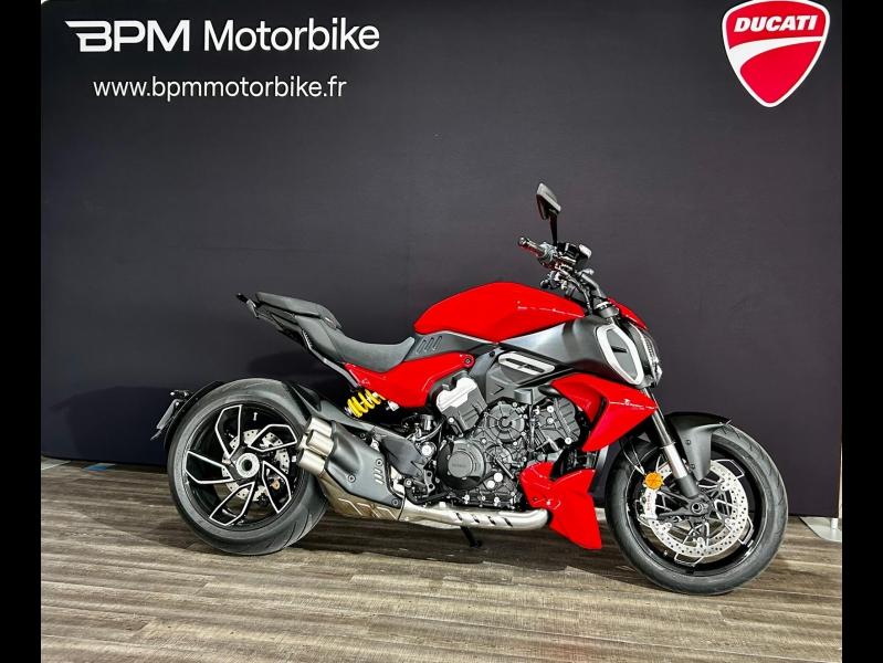 Photo DUCATI Diavel V4 RED 2026