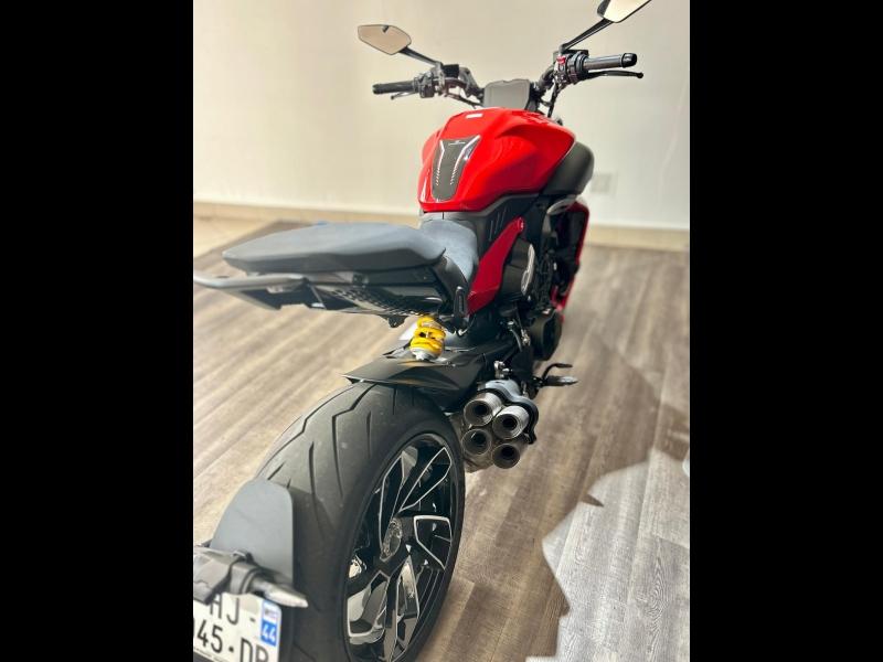 Image DUCATI Diavel V4 RED 2026